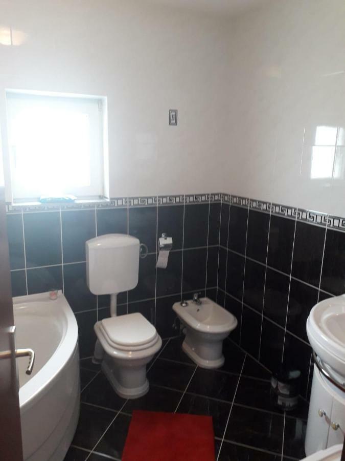 Apartman Matkovic إيموتسكي المظهر الخارجي الصورة