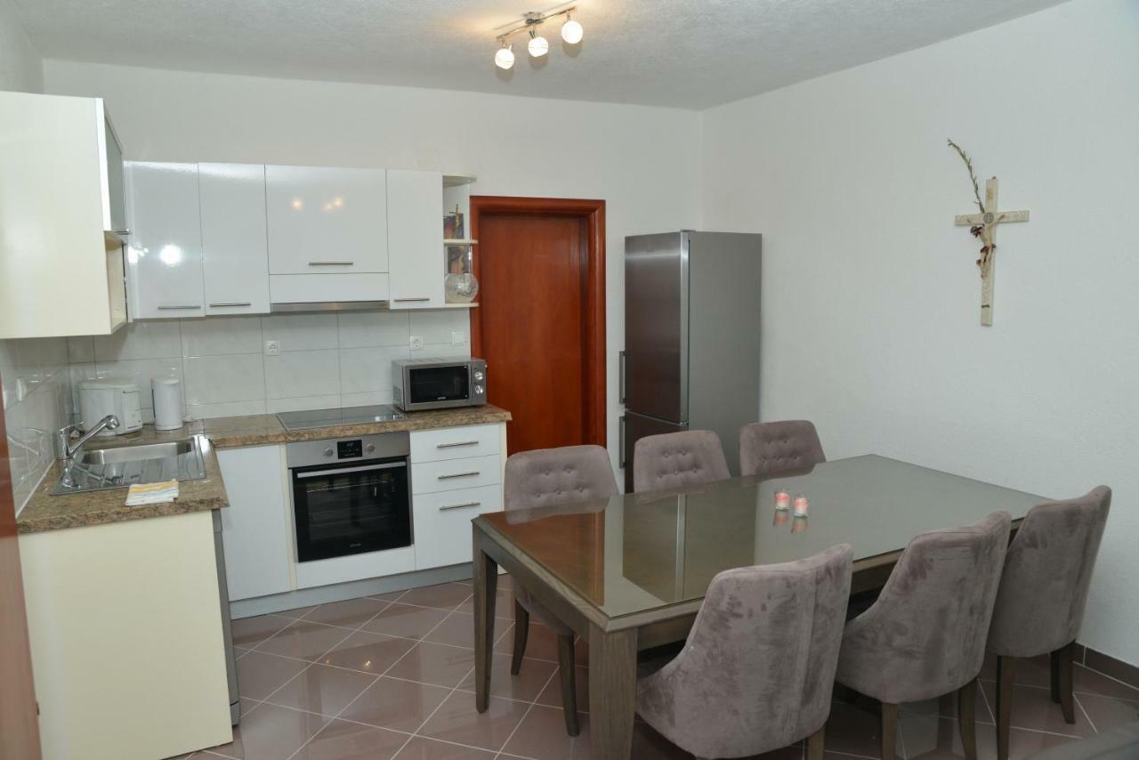 Apartman Matkovic إيموتسكي المظهر الخارجي الصورة