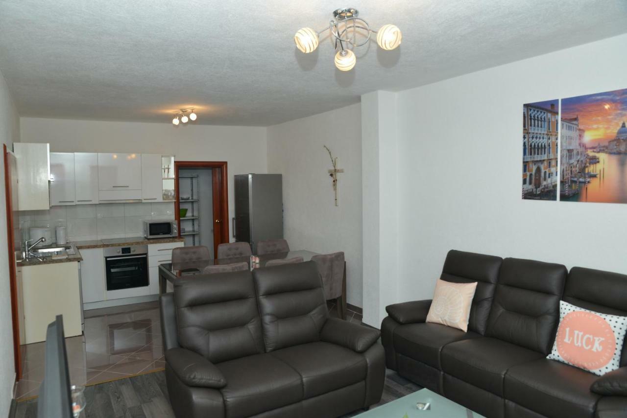 Apartman Matkovic إيموتسكي المظهر الخارجي الصورة