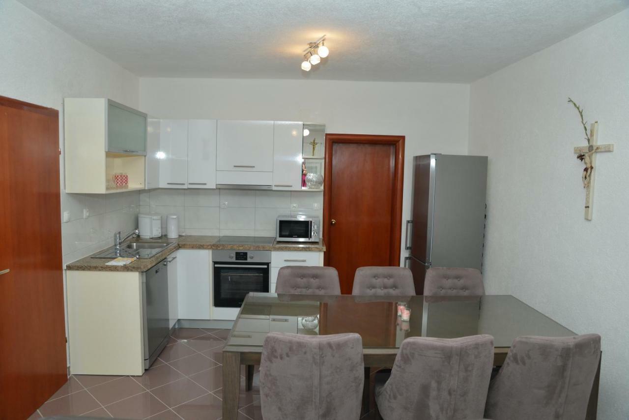 Apartman Matkovic إيموتسكي المظهر الخارجي الصورة